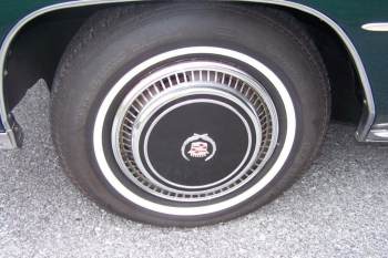 1976 Cadillac Eldorado Convertible Wheel.jpg