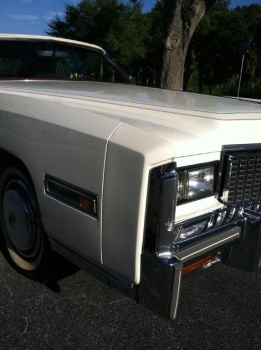 1976 Cadillac Eldorado Bicentennial 1256 left headlight.jpg